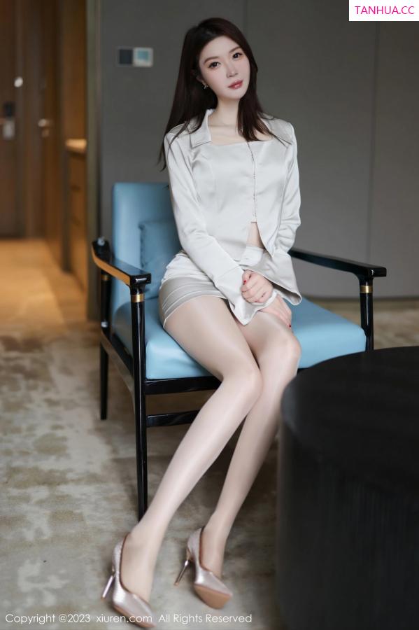 梦心玥  [XiuRen]高清写真图 2023.11.23 No.7709 梦心玥 安吉旅拍第15张图片
